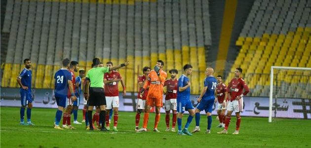 لاعب سموحة يوضح كواليس اعتداء محمد الشناوي عليه