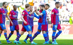 برشلونة يرتدي زيًا خاصًا في مباراته الأخيرة على كامب نو