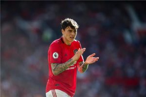 مانشستر يونايتد يحسم موقفه من رحيل ليندلوف