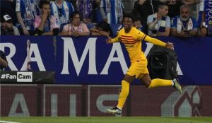موندو: مانشستر سيتي يغري بالدي للرحيل عن برشلونة.. واللاعب يرد