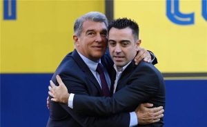 سبورت: برشلونة حاول التوقيع مع هدف ليفربول وآرسنال لدعم خط الوسط