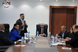 خاص.. الحكام يهددون اتحاد الكرة بتقديم شكوى في مجلس الوزراء بسبب المستحقات