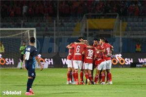 لاعب الأهلي يودع الجماهير بعد رحيله